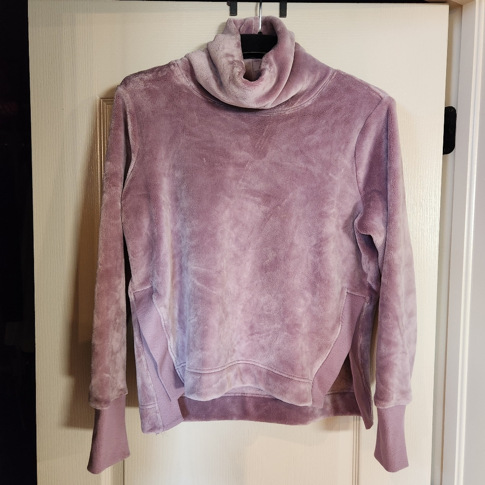 Athleta Velvet crop top